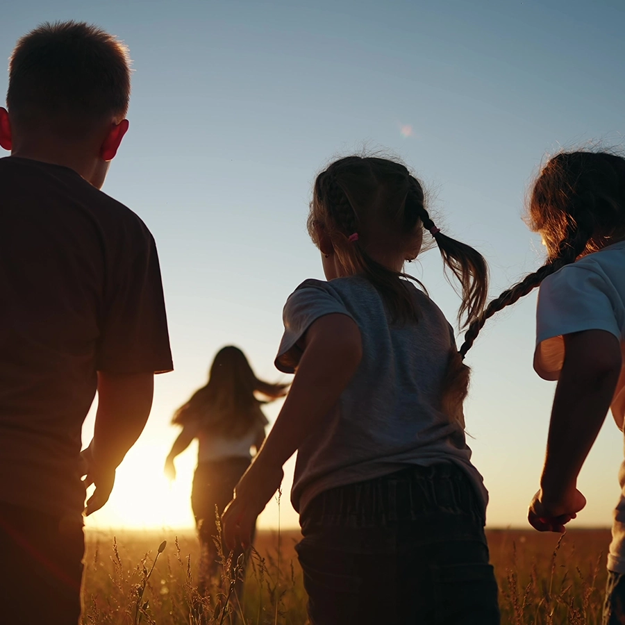 Diana Sharp Psycotherapist - Children against sunset